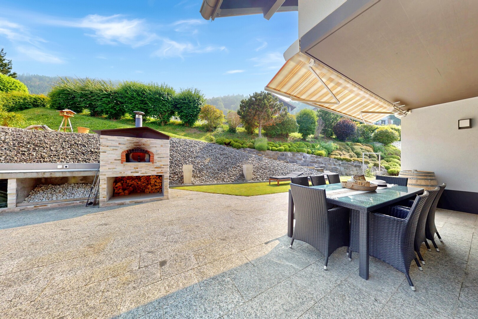 patio / terrace featuring outdoor dining space and a patio