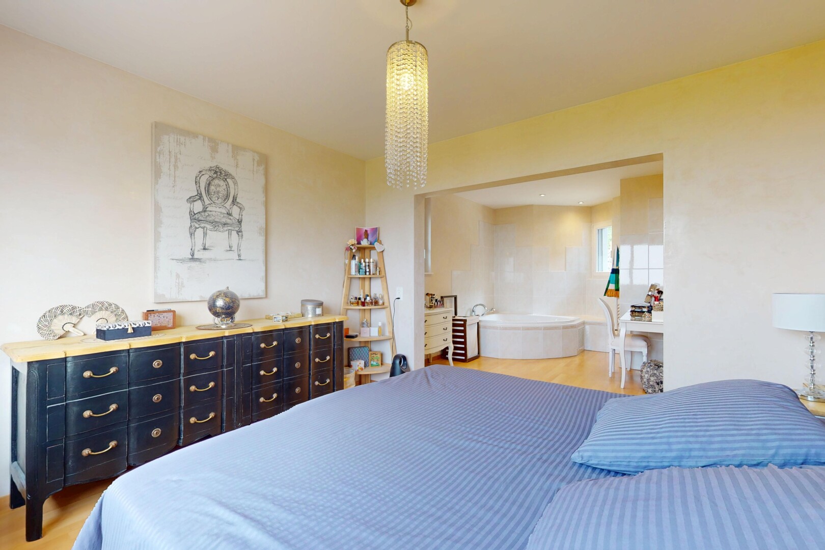 room / bedroom featuring wood finished floors