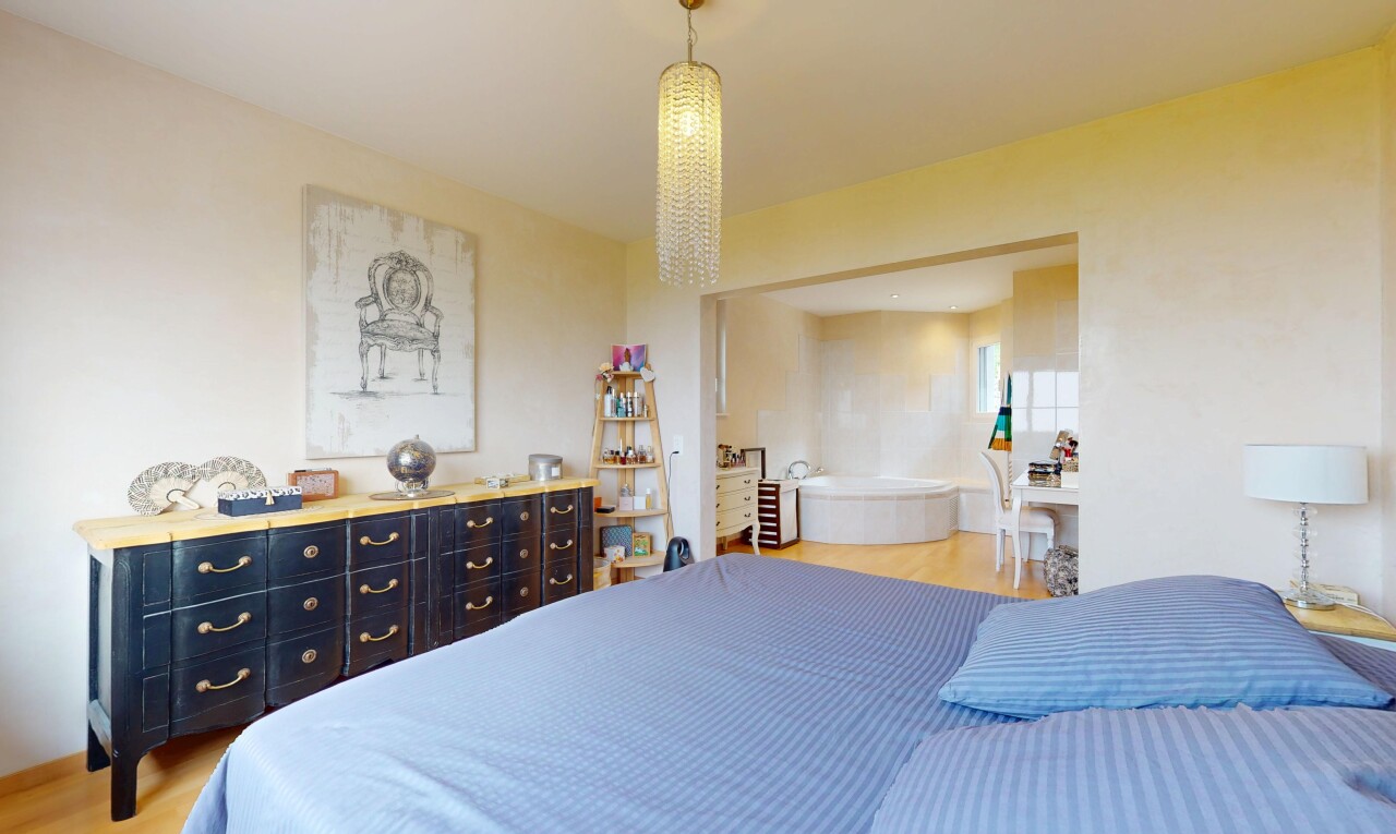 room / bedroom featuring wood finished floors