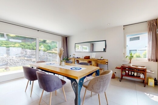 salle à manger avec inside property, natural light, lumière naturelle, drywall, et cloison sèche