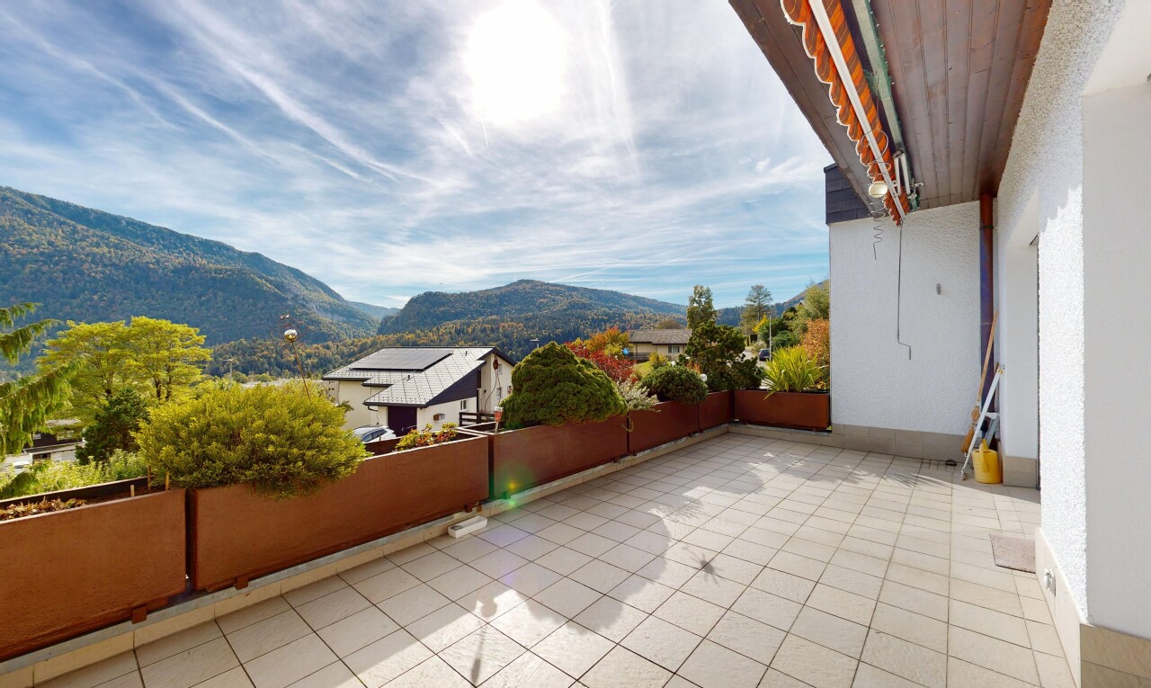 terrasse mit terrasse, mountain view, blick auf die berge, from property, und day time