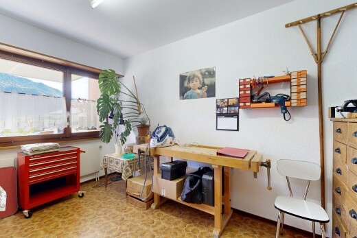 büro mit inside property, natürliches licht, natural light, gipskartonwand, und drywall