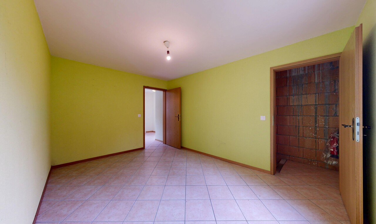 leerer raum mit inside property, gipskartonwand, drywall, sockelleisten, und baseboards wall