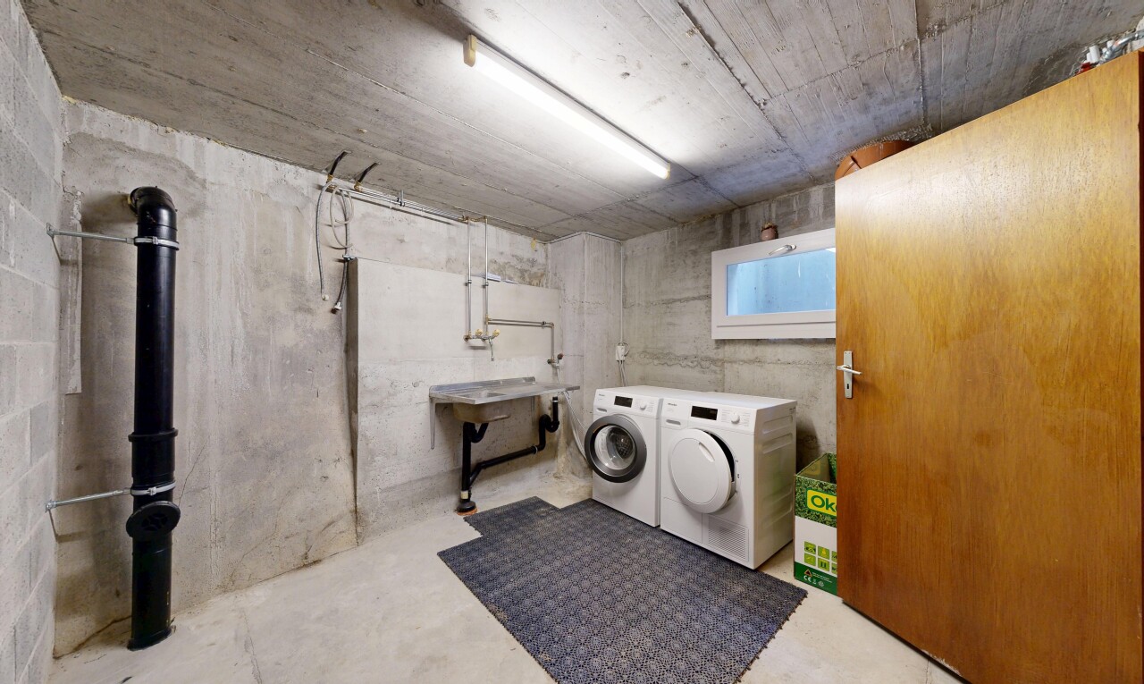 wäschekammer mit keller, betondecke, concrete ceiling, betonboden, und concrete floor