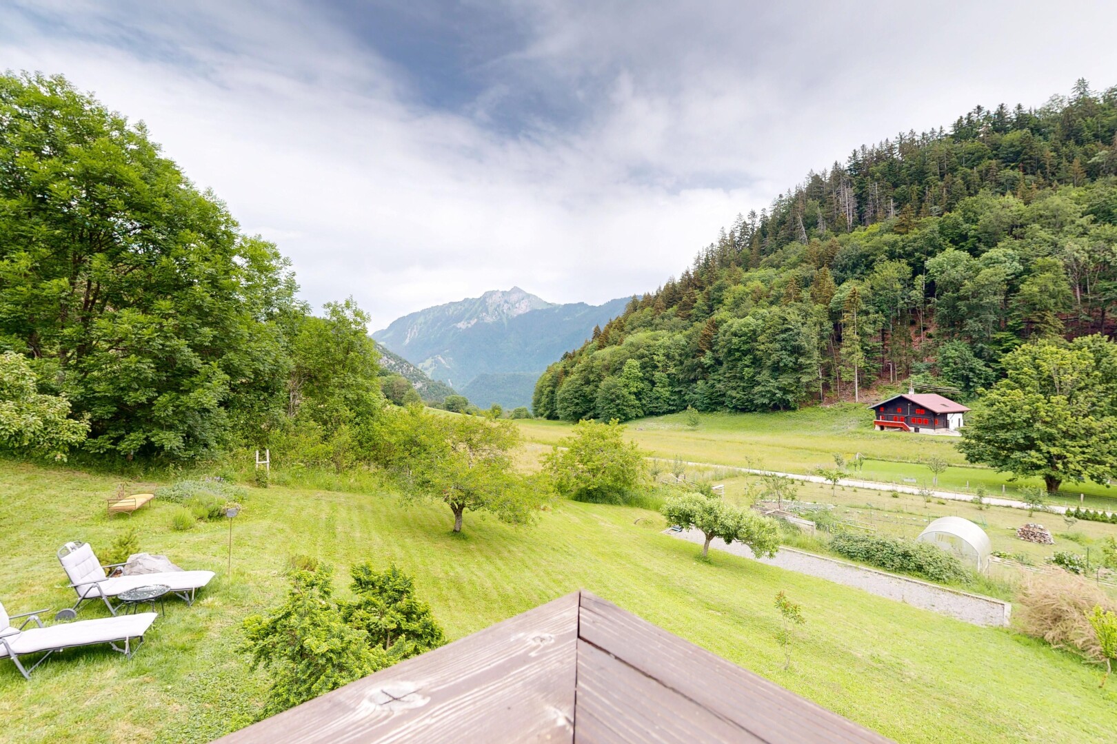vue sur la montagne avec from property, day time, vue sur la montagne, et mountain view