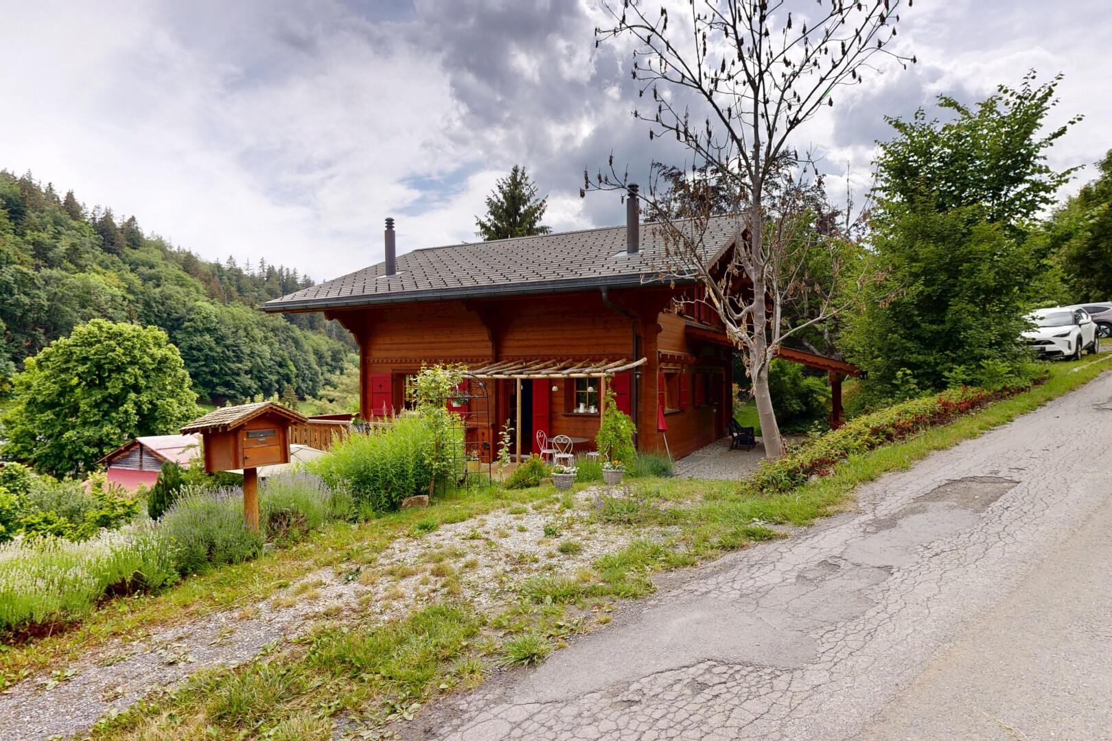 façade avec property visible et cheminée