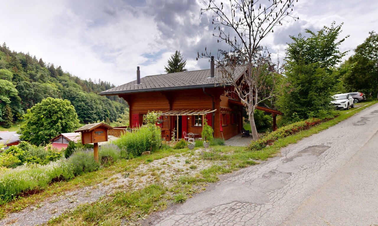 façade avec property visible et cheminée