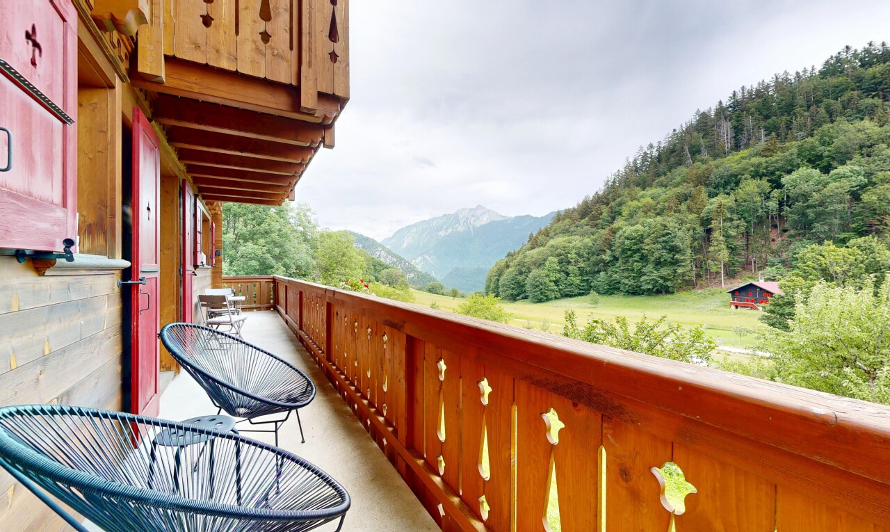 balcon avec balcon, overcast, vue sur la montagne, mountain view, et from property