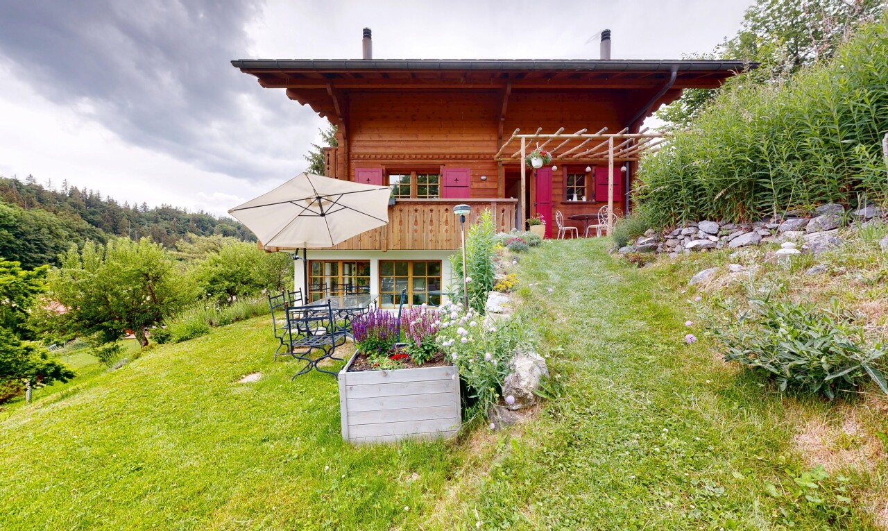 façade avec overcast, pelouse, from property, et terrasse