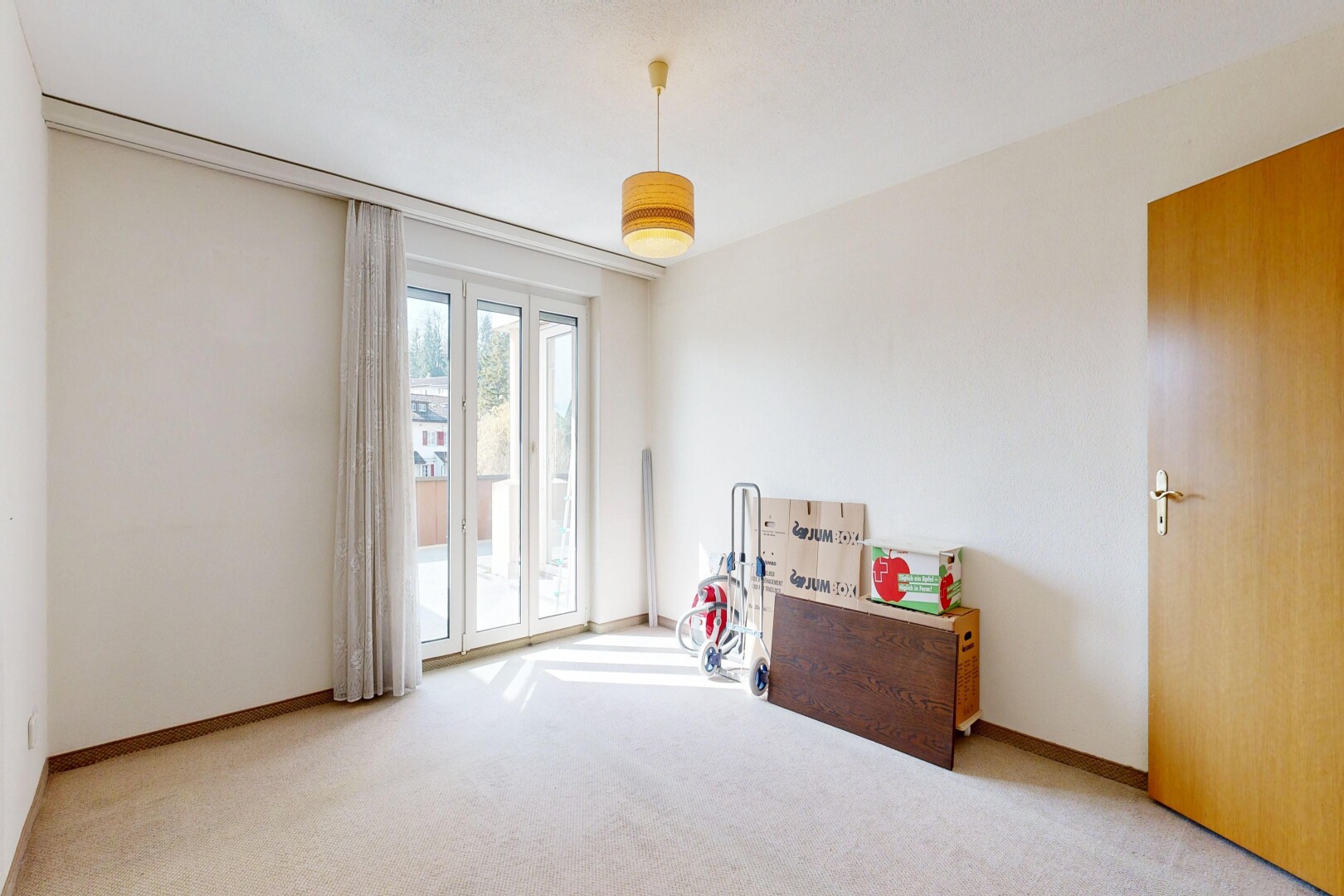 chambre avec inside property, drywall, cloison sèche, carpet, et moquette