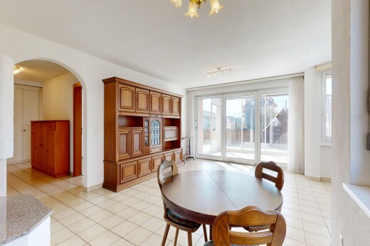 esszimmer mit gewölbte gehwege, light floor, inside property, drywall, und gipskartonwand