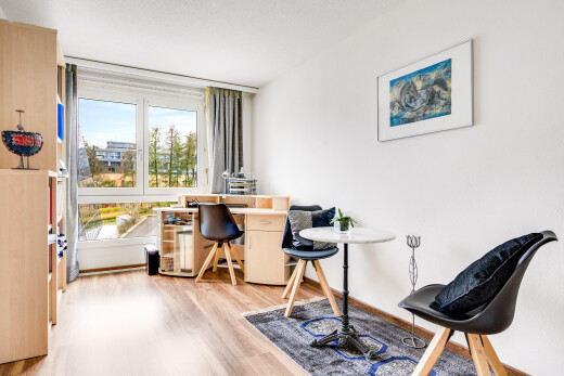 büro mit day time, natural light, natürliches licht, bürobereich, und wood finish floor