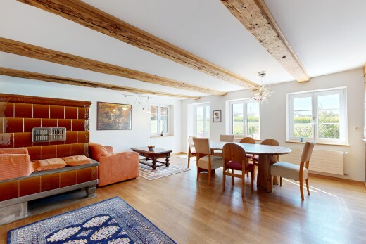 wohn- / esszimmer mit balkendecke, beamed ceiling, high end ceiling, gipskartonwand, und drywall