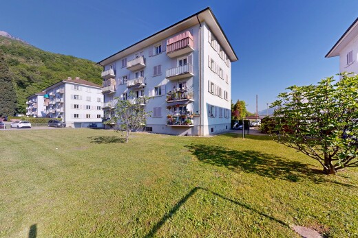 extérieur du bâtiment avec apartment complex view, vue sur le complexe d'appartements, day time, et from community