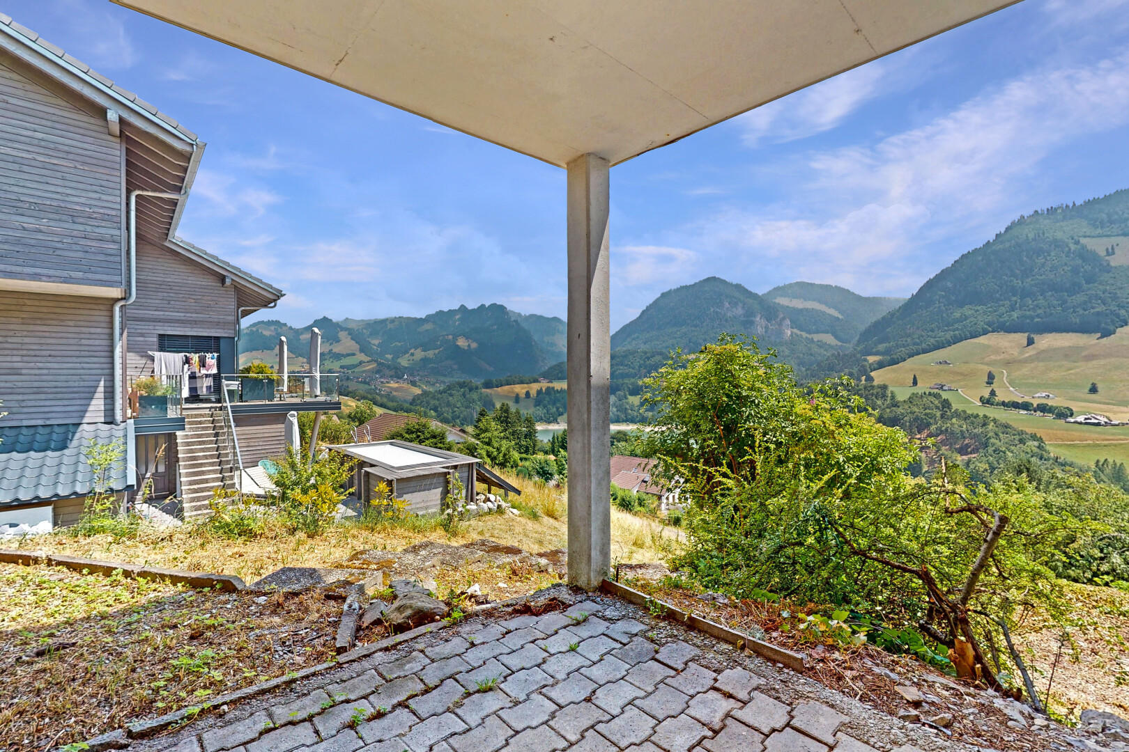 vue sur la montagne avec vue sur la montagne, mountain view, day time, et from property