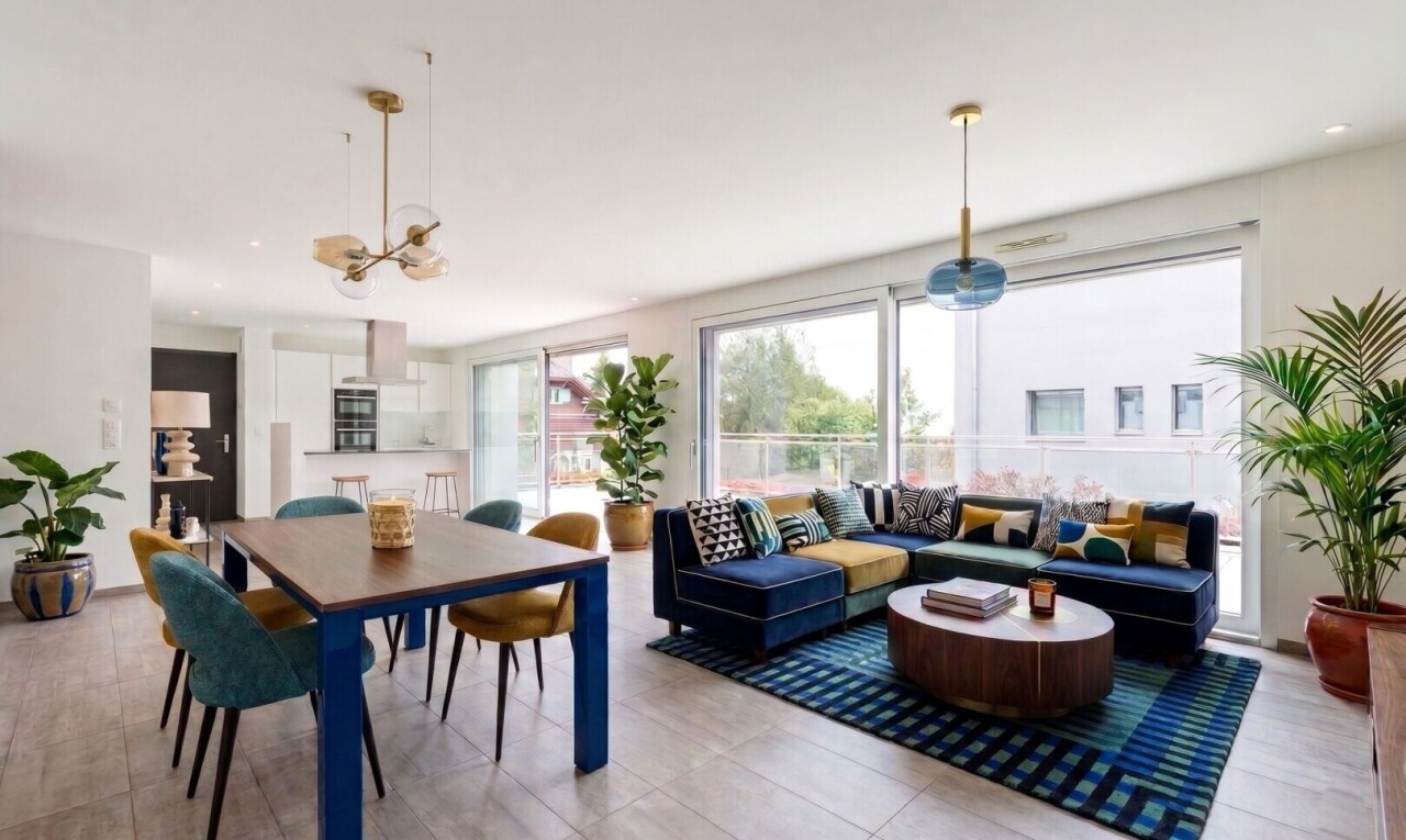spare room featuring baseboards