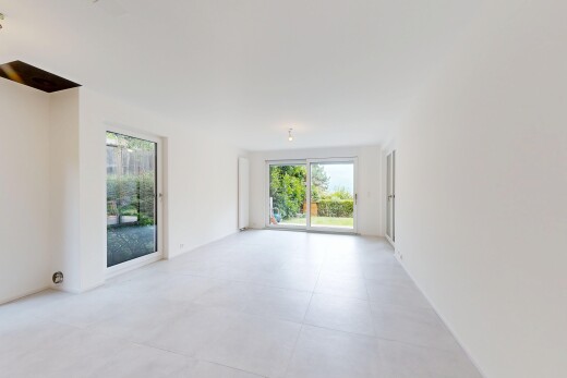 leerer raum mit gipskartonwand, drywall, und inside property
