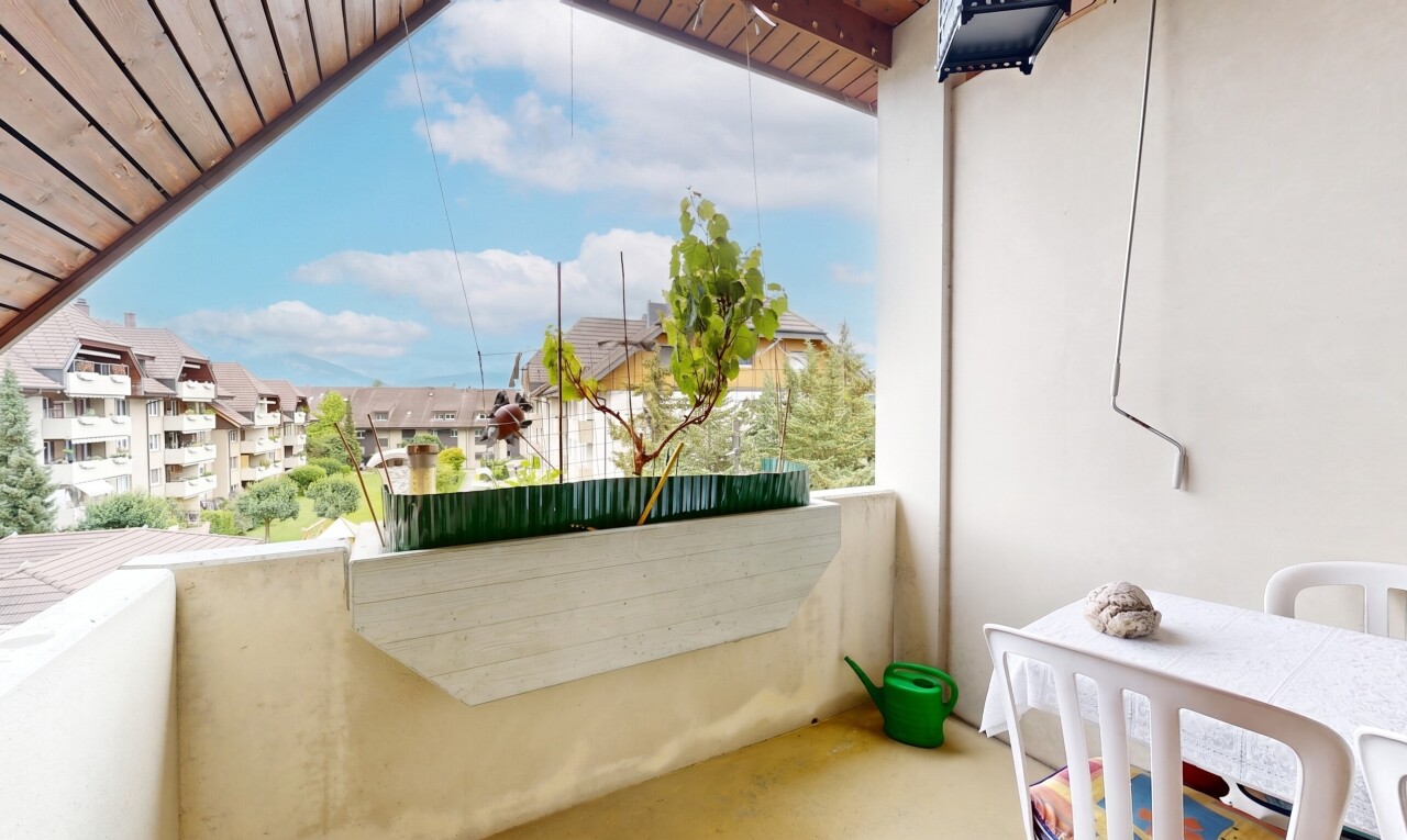 balkon mit from property, day time, und balkon