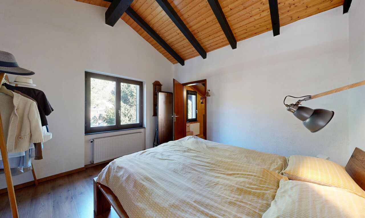 zimmer / schlafzimmer mit kühler, natürliches licht, natural light, gipskartonwand, und drywall