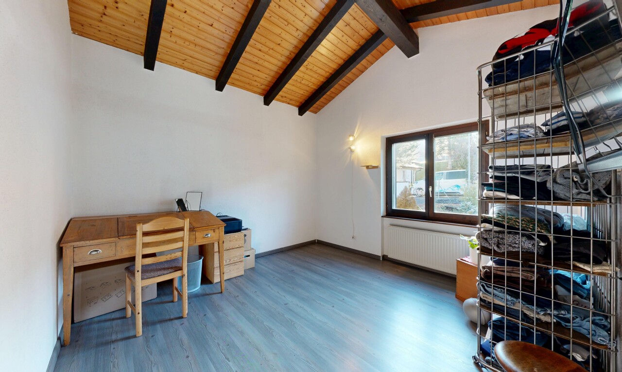 esszimmer mit dachschräge, vaulted ceiling, holzdecke, wood ceiling, und kühler