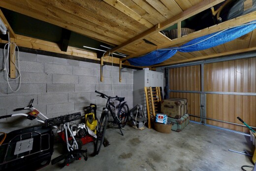 innenraum mit garage