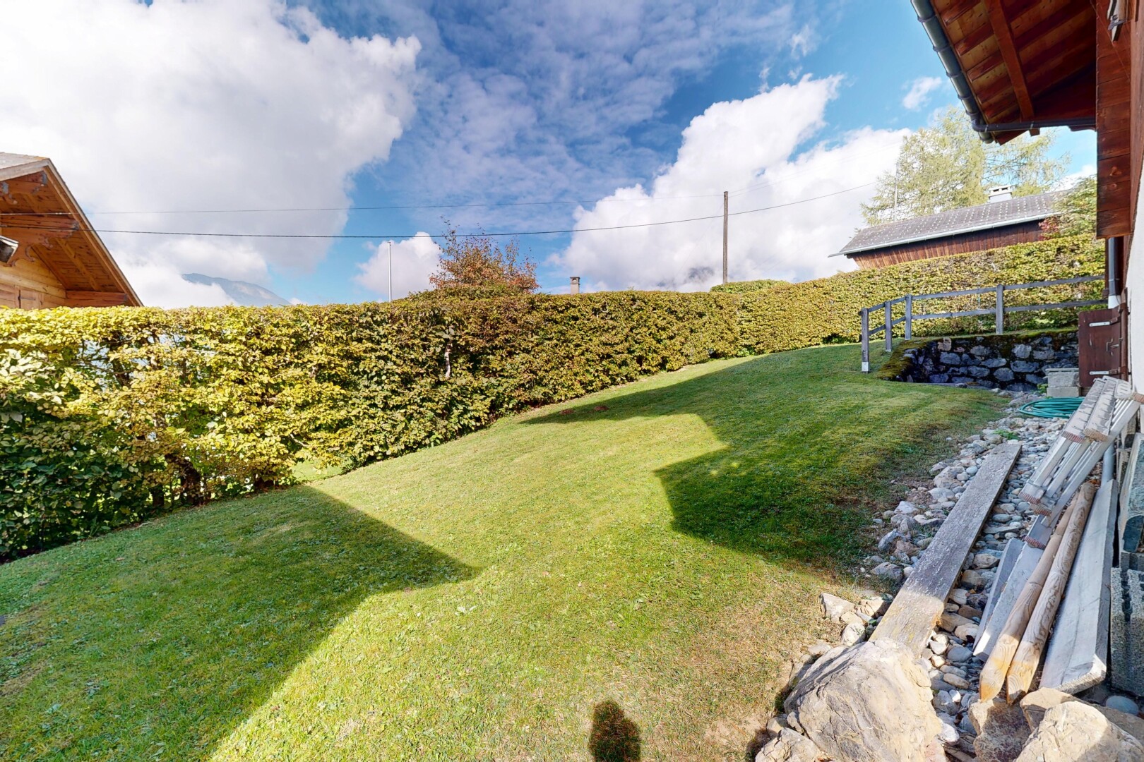 jardin avec from property, pelouse, et day time