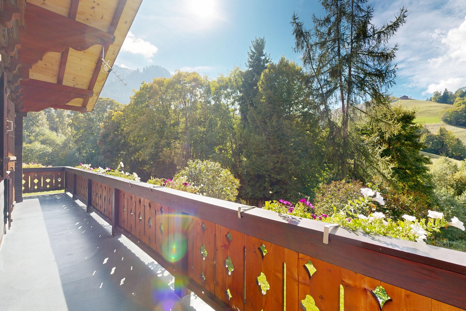 balcon avec balcon, from property, et day time