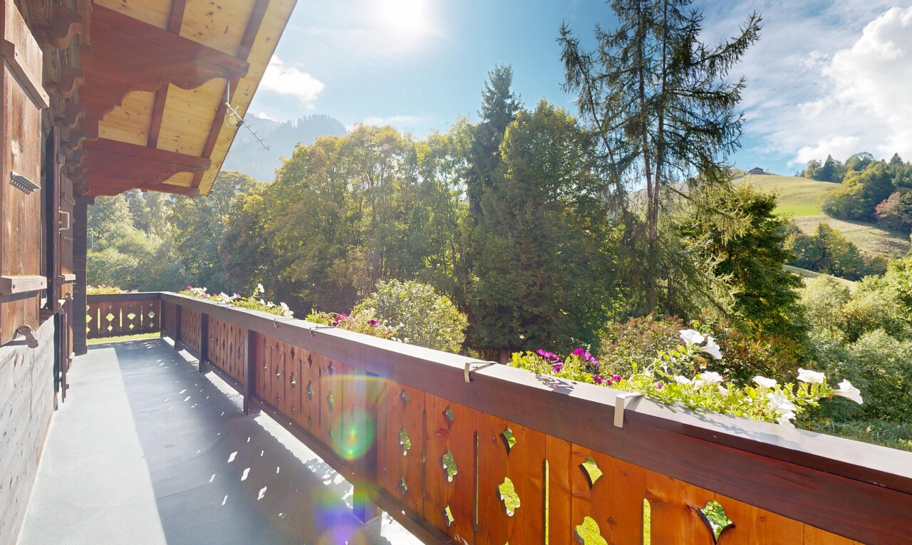 balcon avec balcon, from property, et day time
