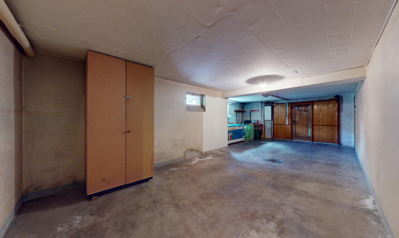 parking avec inside property