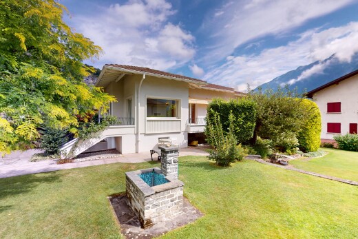 garten mit rasen, property visible, day time, und feuerstelle