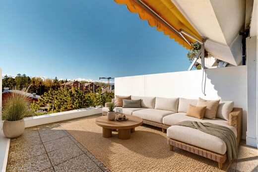 balkon mit from property und day time