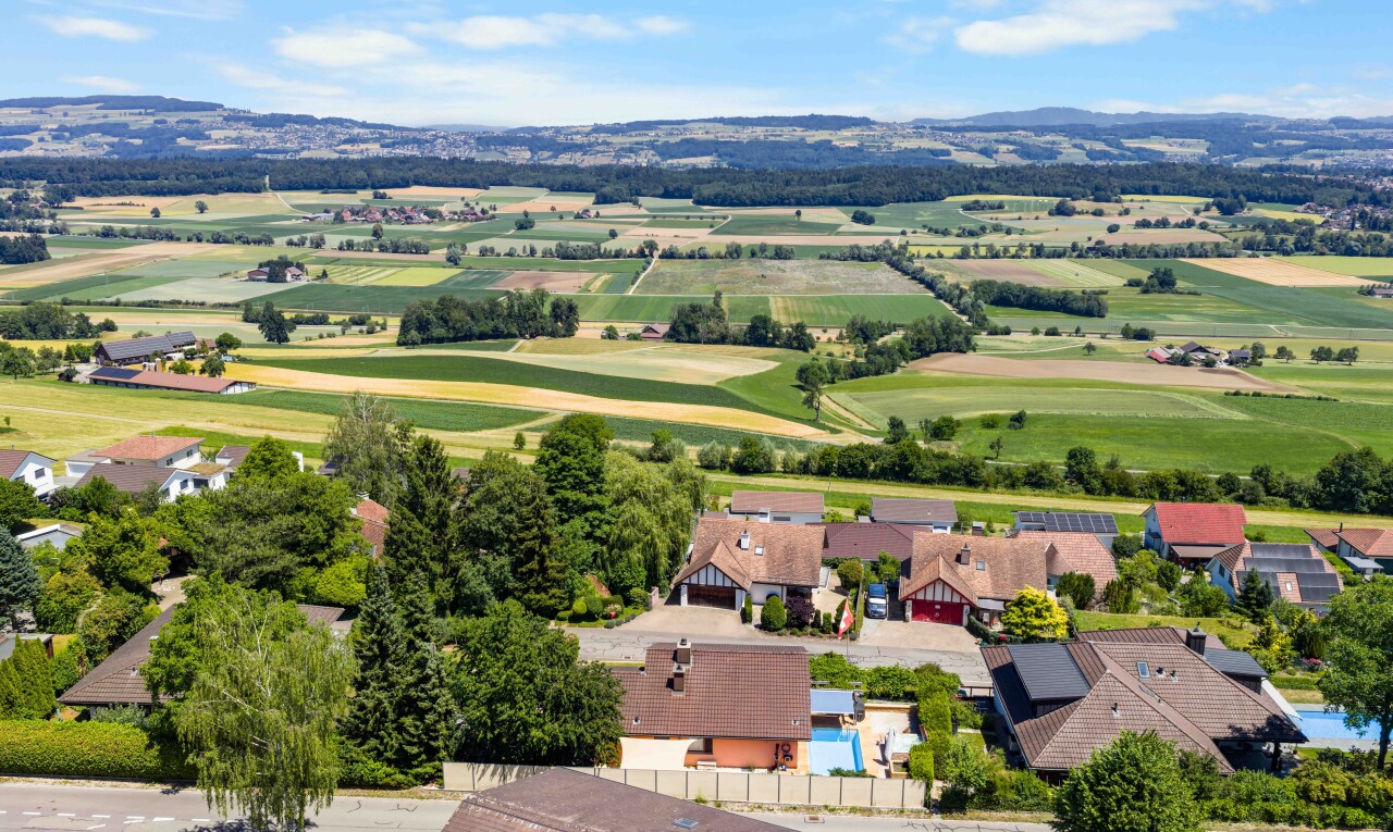 blick auf die berge mit day time, aerial view, wohngebietblick, residential view, und blick auf die berge