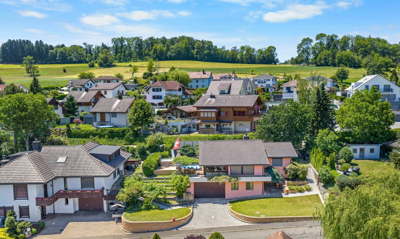 außenansicht mit day time, waldblick, woods view, wohngebietblick, und residential view
