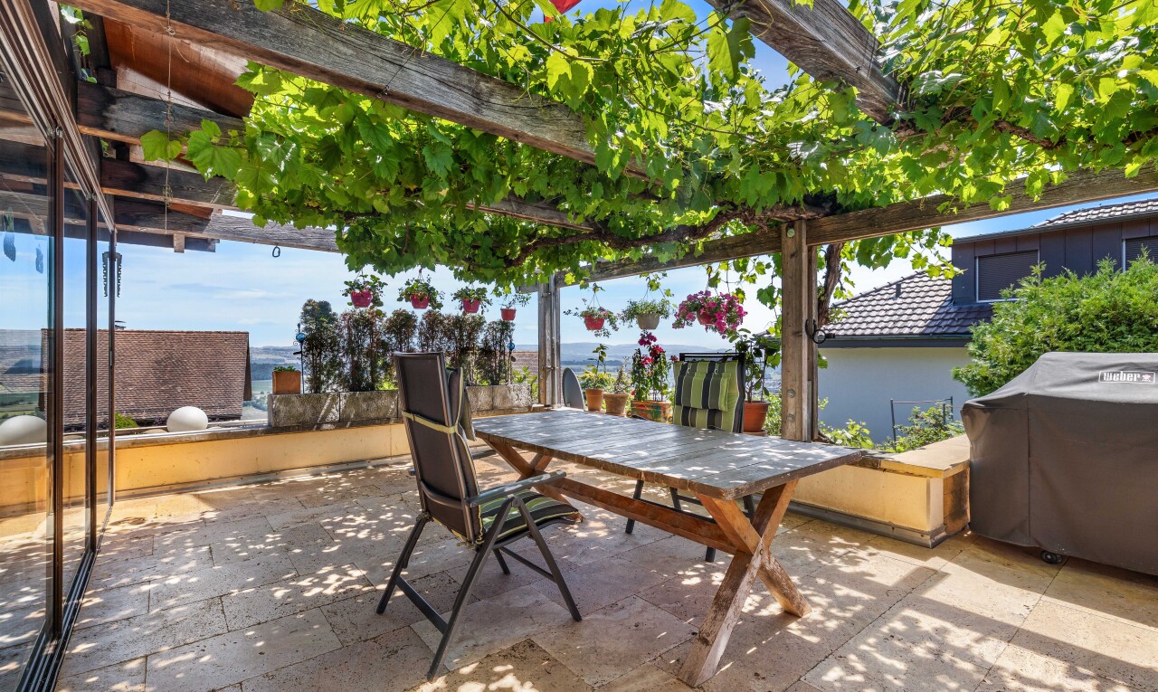 terrasse mit essbereich im freien, day time, terrasse, from property, und grill