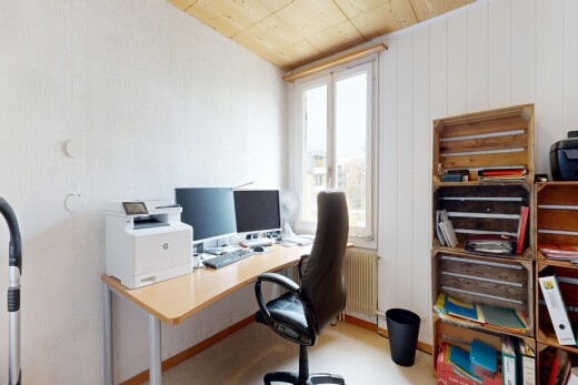 büro mit light floor, fernseher, inside community, kühler, und carpet