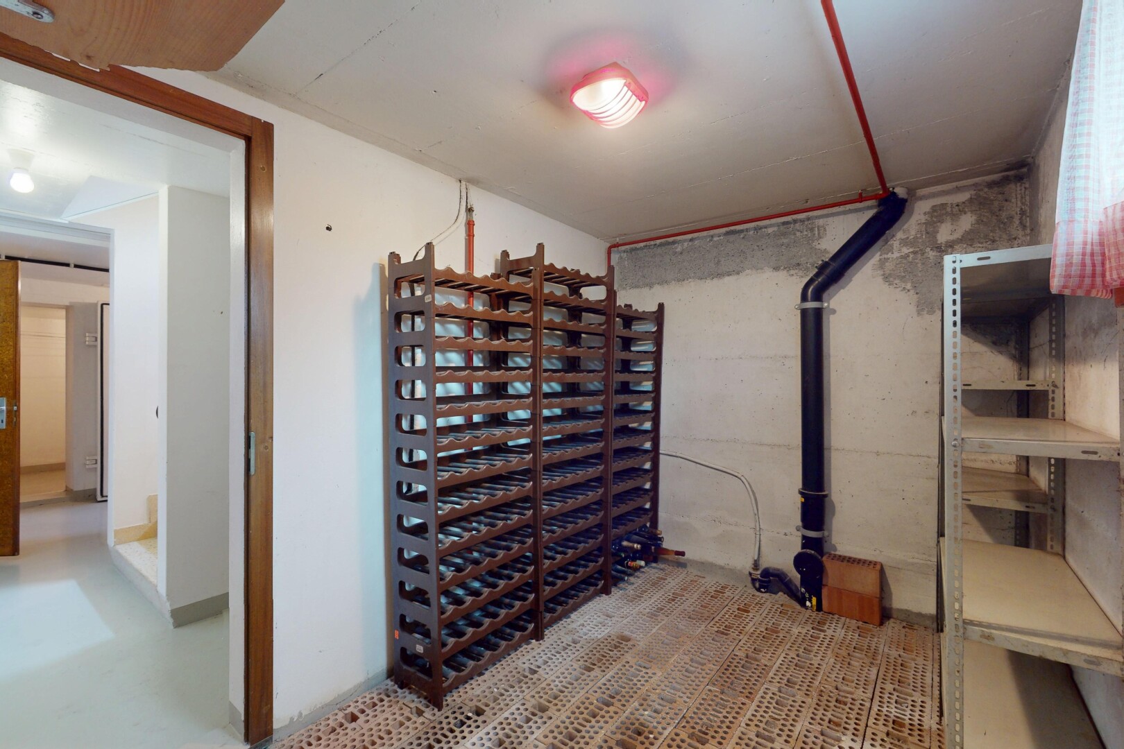 keller mit concrete floor und betonboden