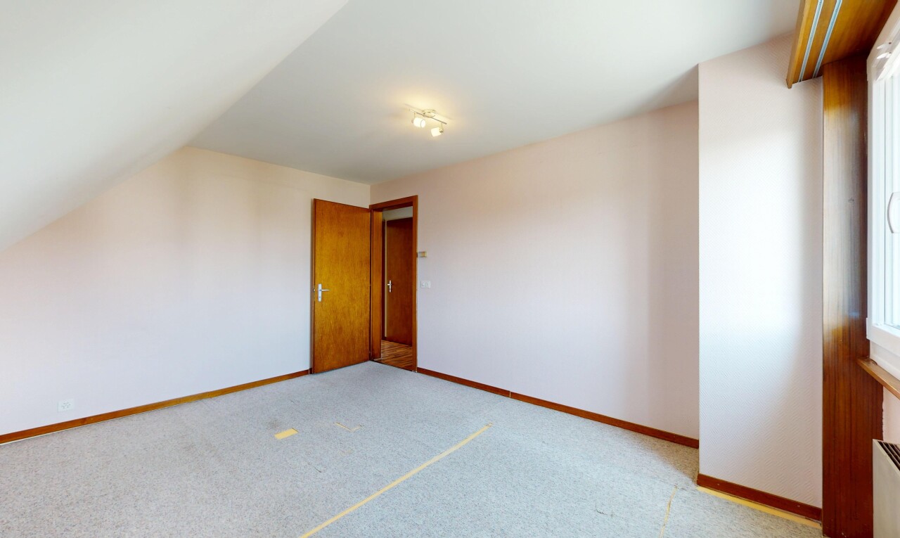leerer raum mit carpet, teppich, inside property, drywall, und gipskartonwand
