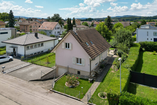 außenansicht mit drone view, residential view, wohngebietblick, day time, und stuckverkleidung