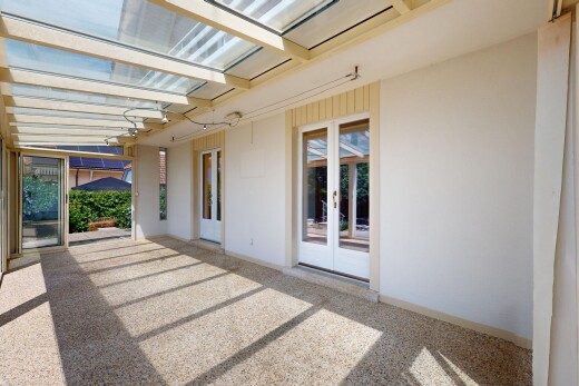 terrasse mit französische türen, terrasse, und property visible