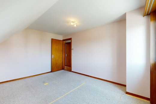leerer raum mit carpet, teppich, inside property, drywall, und gipskartonwand