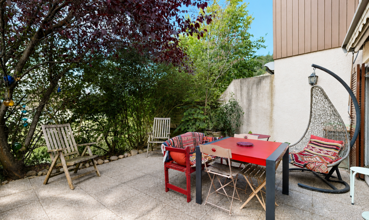 terrasse avec terrasse, from property, day time, et clôture