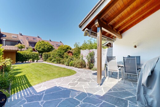 terrasse mit essbereich im freien, day time, rasen, from property, und terrasse
