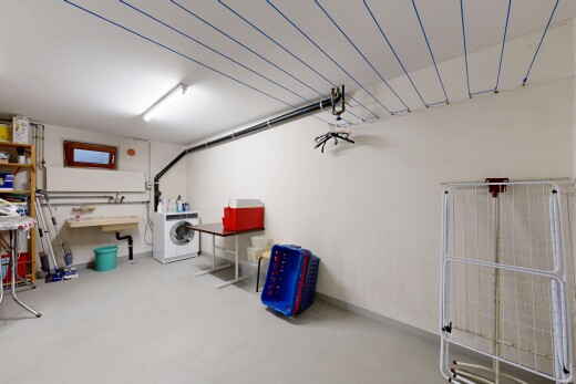 wäschekammer mit inside property, betonboden, concrete floor, gipskartonwand, und drywall