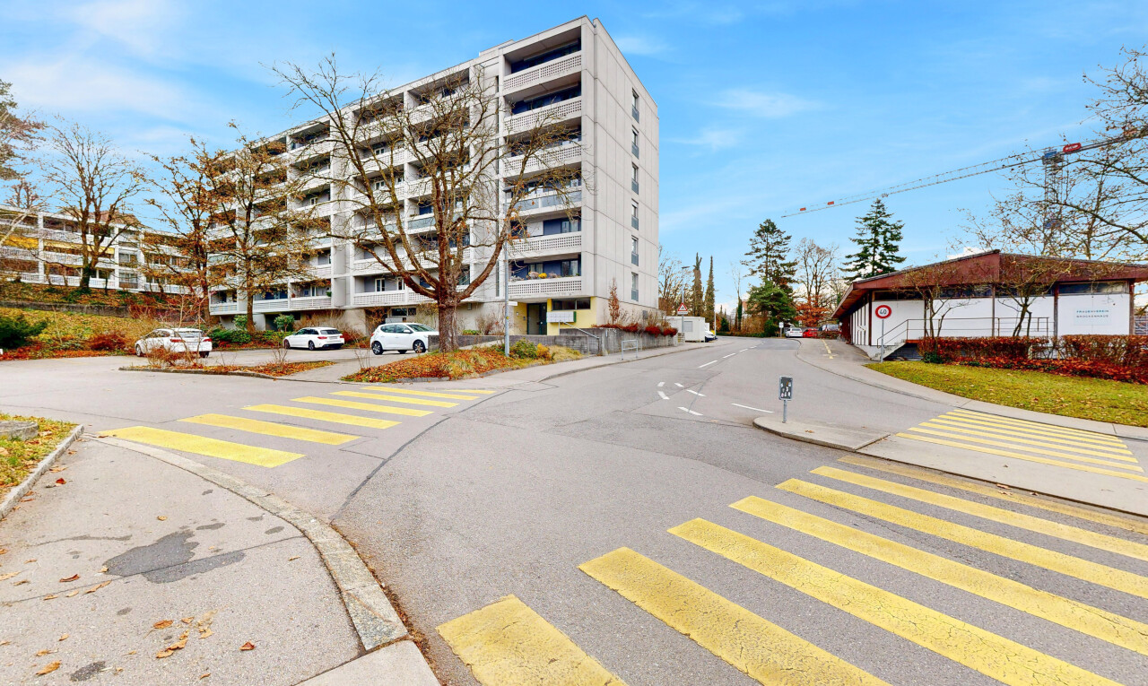 view of apartment building / complex