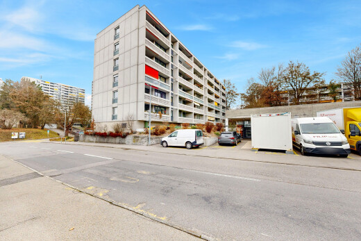 außenansicht mit blick auf wohnanlage, apartment complex view, day time, und from community