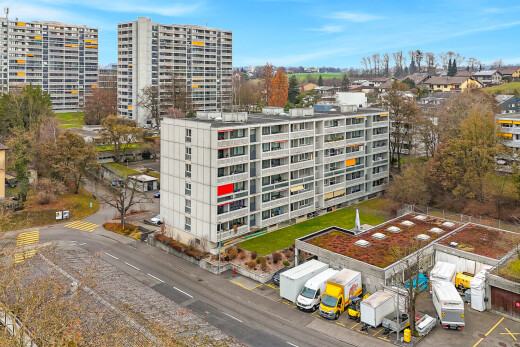 außenansicht mit blick auf wohnanlage, apartment complex view, und day time