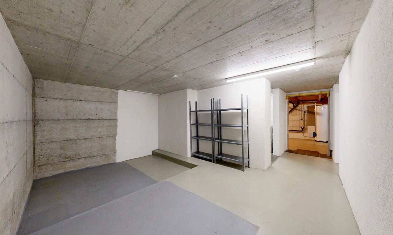 leerer raum mit concrete ceiling, betondecke, finished concrete floor, keller, und concrete floor