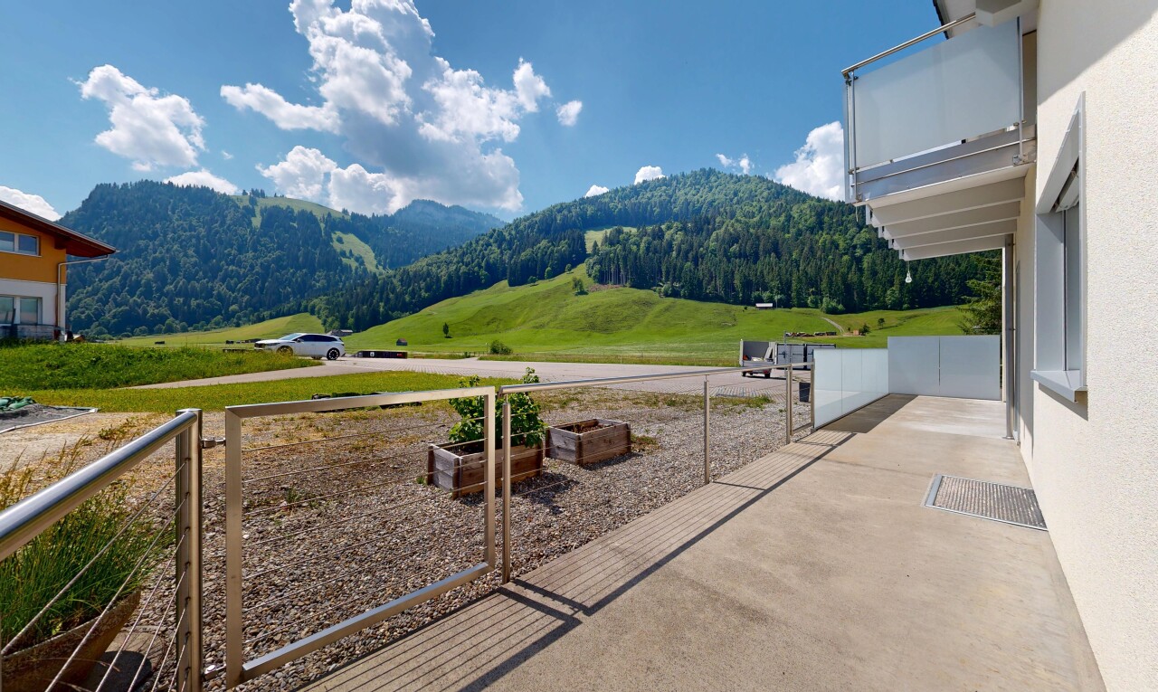 blick auf die berge mit from property, view focus, und blick auf die berge