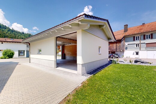 außenansicht mit rasen, ziegeldach, day time, und property visible
