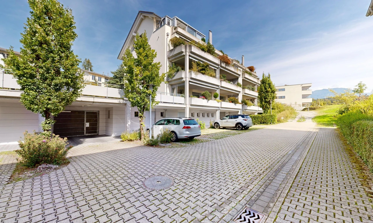 view of apartment building / complex